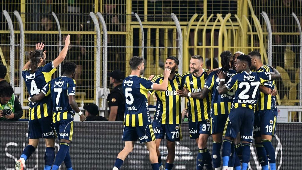 Fenerbahçe, Gençlerbirliği deplasmanında moral arıyor! İşte sarı-lacivertlilerin ilk 11'i Fenerbahçe, Gençlerbirliği deplasmanında moral arıyor! İşte sarı-lacivertlilerin ilk 11'i