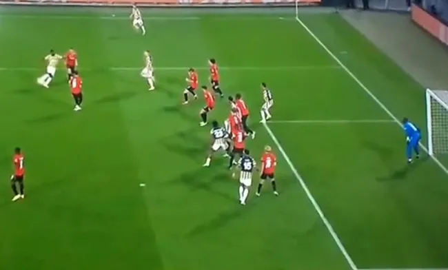 Rennes - Fenerbahçe maçında İrfan Can Kahveci'nin golü ofsayta takıldı! - 1