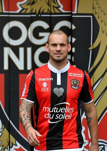 Sneijder dibe vurdu!