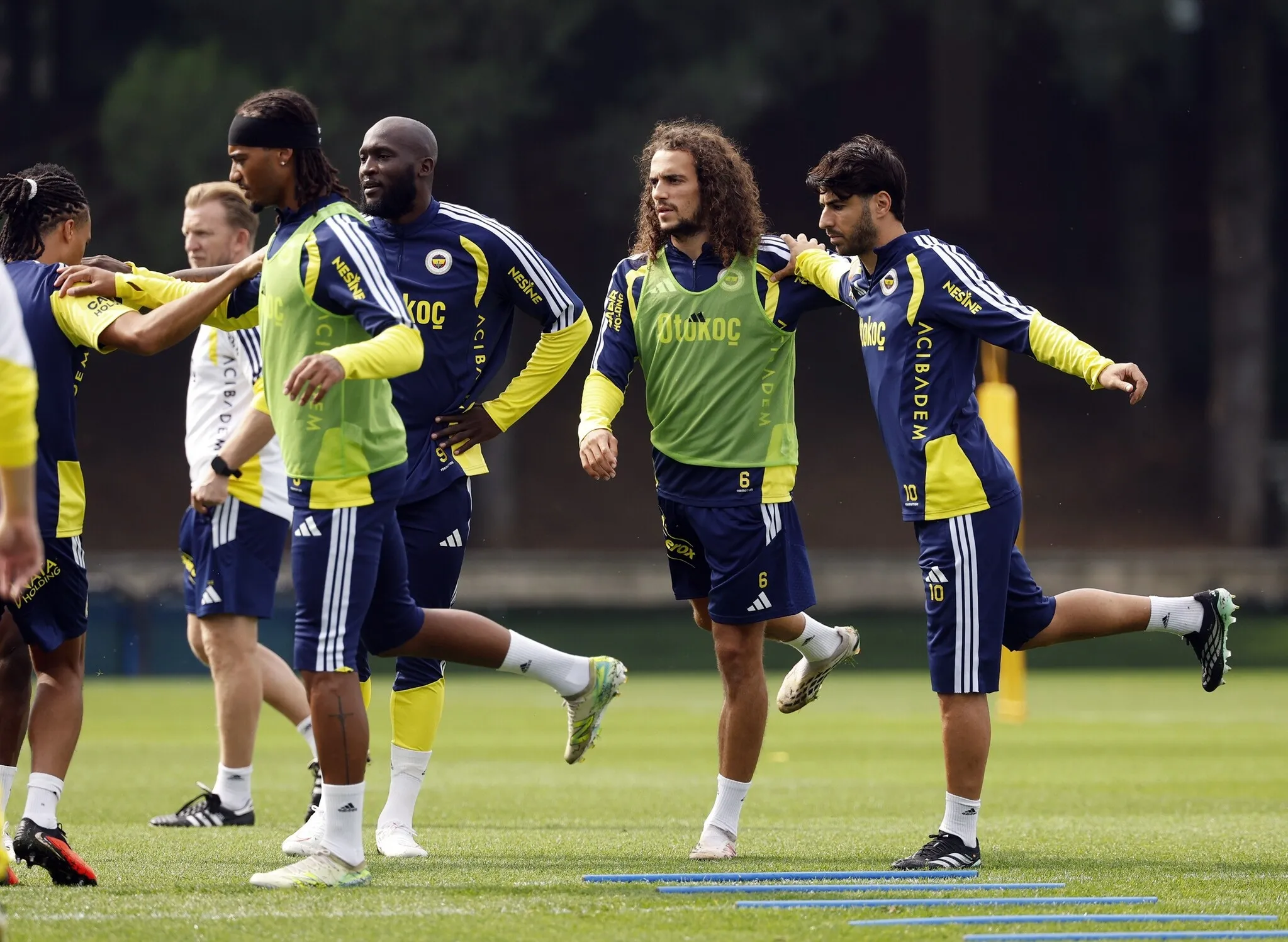 Fenerbahçe, Çaykur Rizespor deplasmanı öncesi çalışmalarını sürdürdü