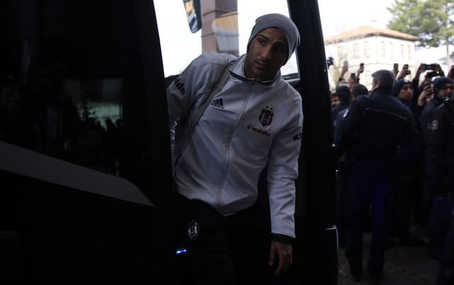 Quaresma arkadaşlarından özür diledi