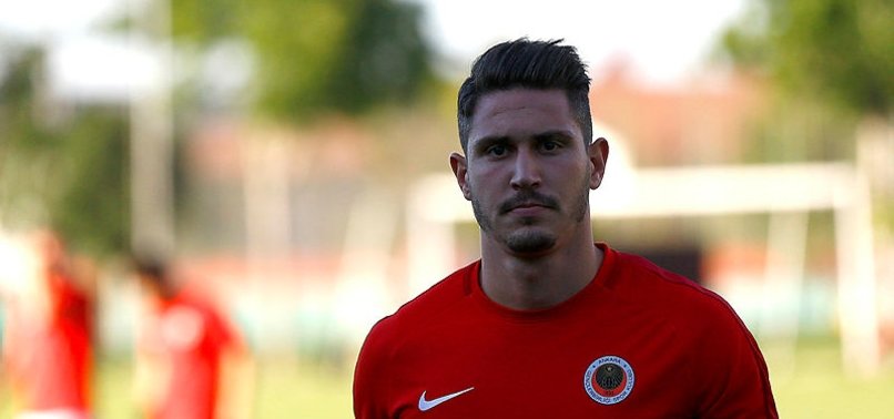 Mert Çetin atağı