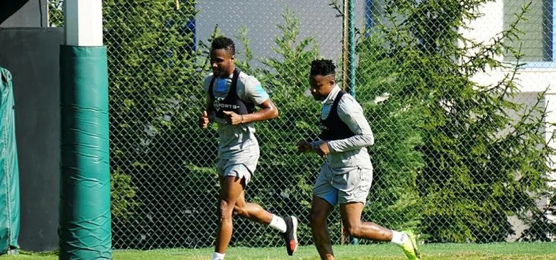 Obi Mikel, Onazi ve Ekuban özel çalıştı