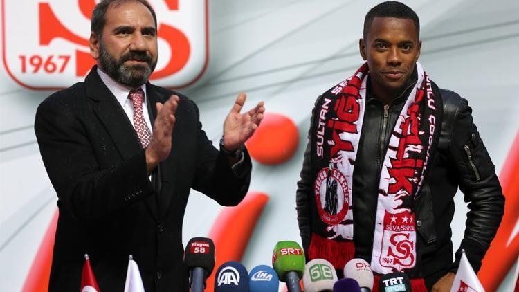 Süper Lig’de kim, ne kadar kazanıyor? İşte maaşlar...