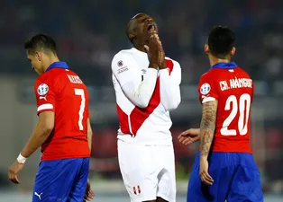 Beşiktaş'ta sağ beke Advincula!