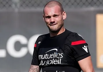 Sneijder'den Katar açıklaması
