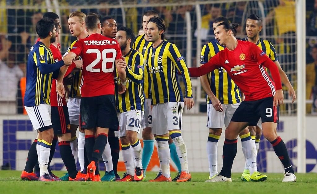Fenerbahçe - Manchester United maçından kareler