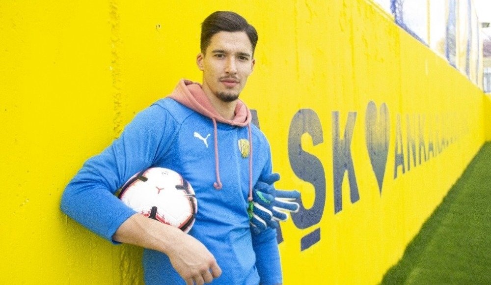 Galatasaray Altay Bayındır’ı bitirdi