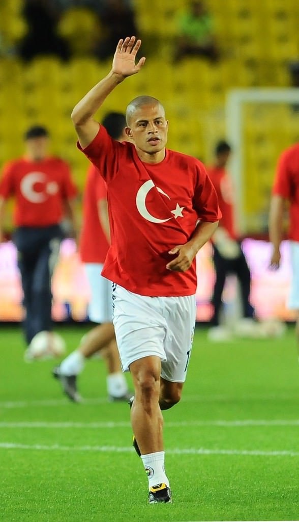 Alex de Souza ağzını fena bozdu!