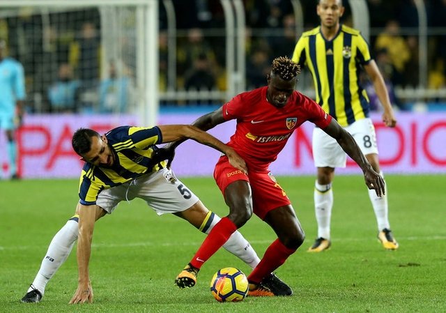Fenerbahçe, Mehmet Topal ile yolları ayırıyor
