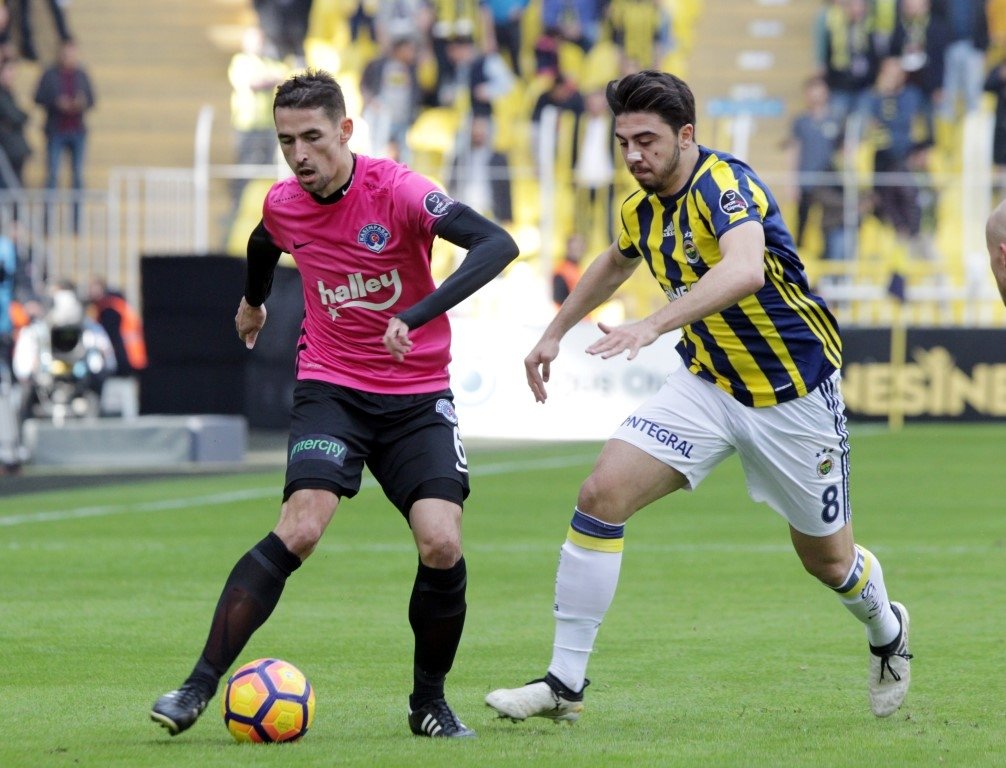 Fenerbahçeli futbolcu gözaltına alındı