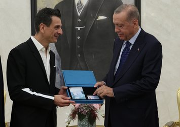 Başkan Erdoğan Guidetti'ye "Turkuaz kart" verdi