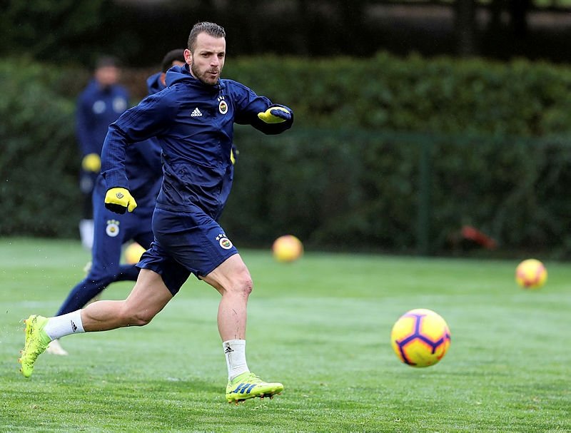 Fenerbahçe golcüsünü Fransa’da buldu!