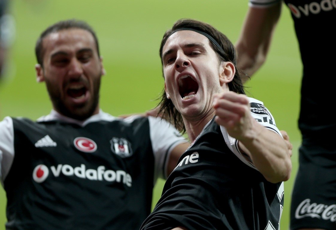 Atınç Nukan Beşiktaş’ta kalıyor
