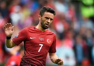 Beşiktaş Gökhan Gönül'ü İstanbul'a getirdi
