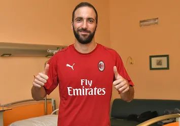 Higuain resmen Milan'da