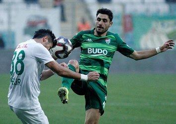 Özer Hurmacı futbola geri döndü!