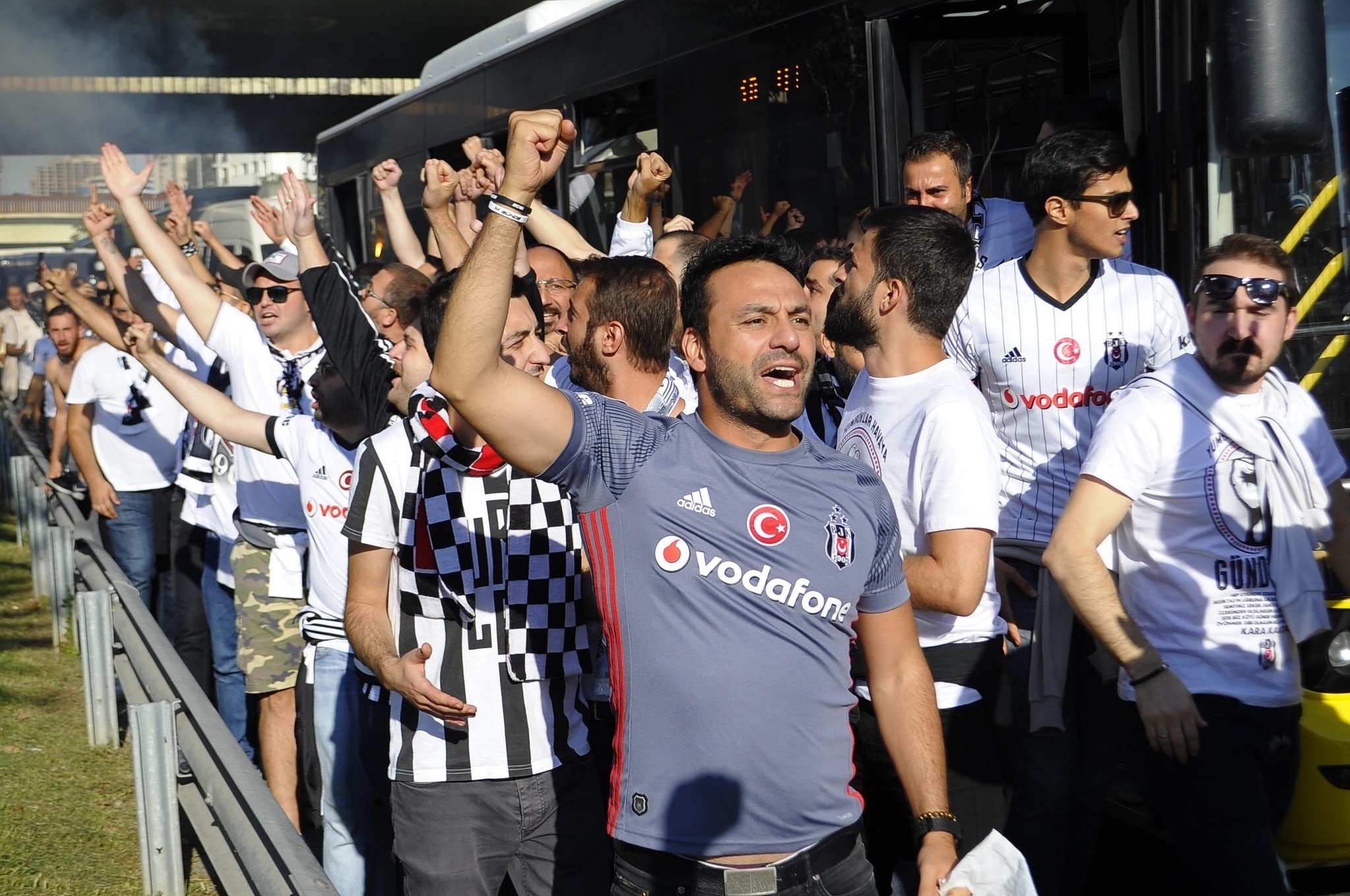 Kadıköy’de beyaz tribün!