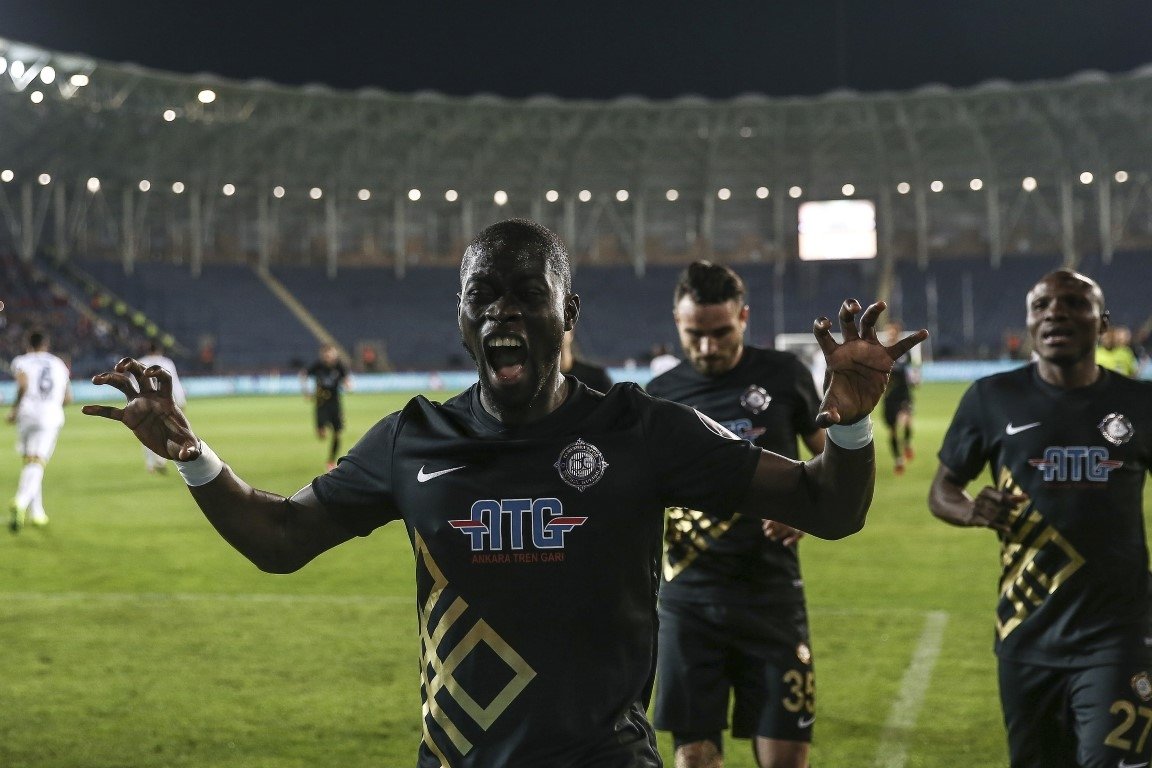 Fenerbahçe’de Badou Ndiaye atağı