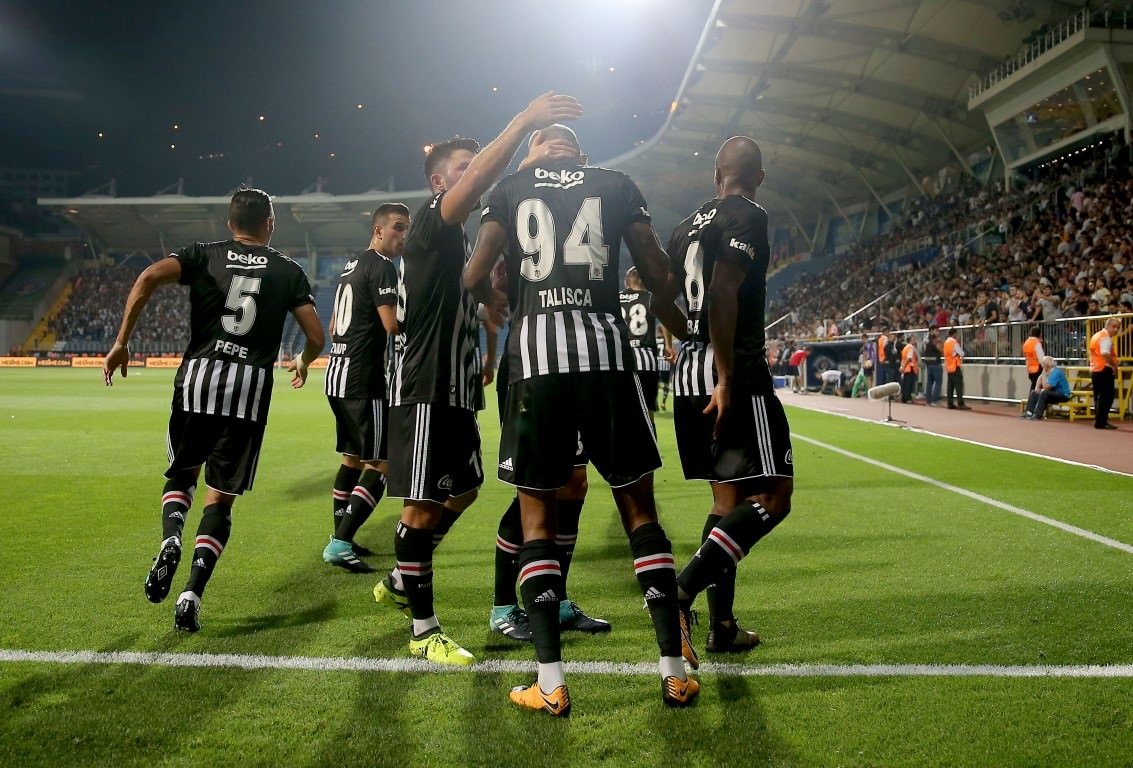 Kasımpaşa - Beşiktaş maçından kareler