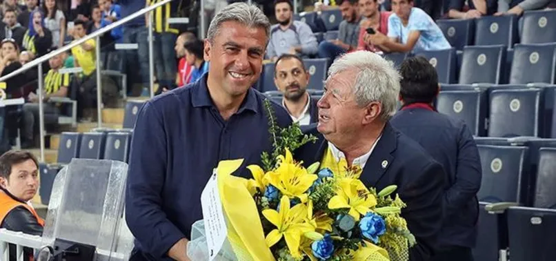 Taraftardan Hamza Hamzaoğlu’na çiçek