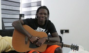 N'Sakala yan çizdi