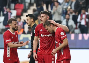 Süper Lig'de ender görülen anlar! Şutu tabureyi kırdı