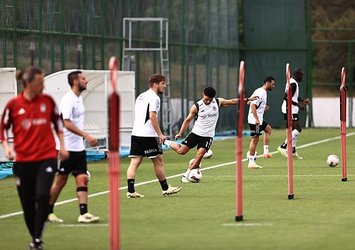Beşiktaş'a derbi öncesi şok! 4 isimden kötü haber!
