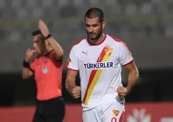 Göztepe'de ilk yolcu Eren Derdiyok!