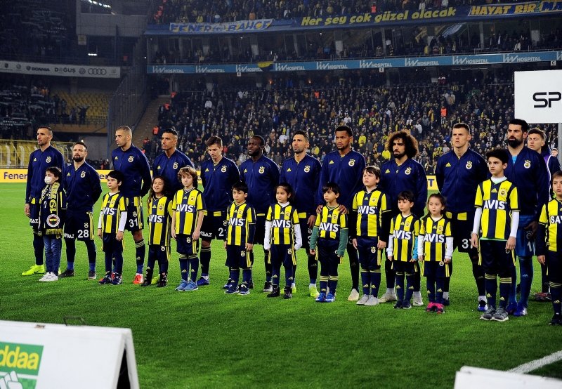 Fenerbahçe’ye 10 transfer lazım!