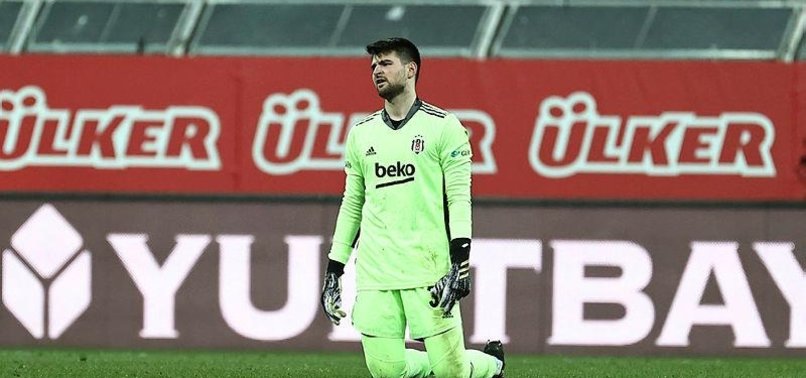 Beşiktaş-Adana Demirspor maçında Vargas Ersin Destanoğlu'nu böyle avladı! Muhteşem frikik golü