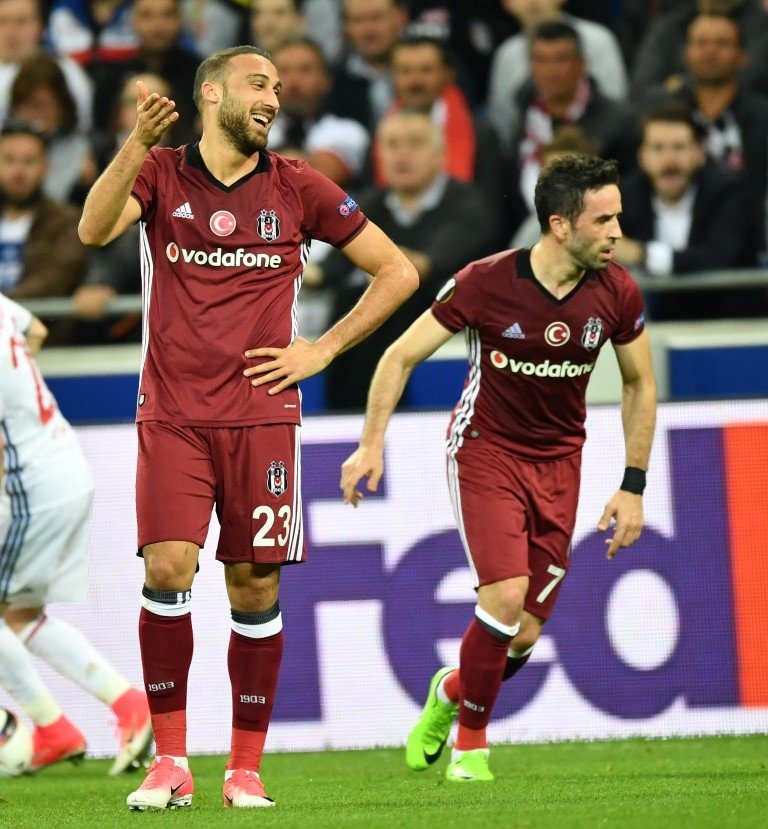 Cenk Tosun ilk peşinde