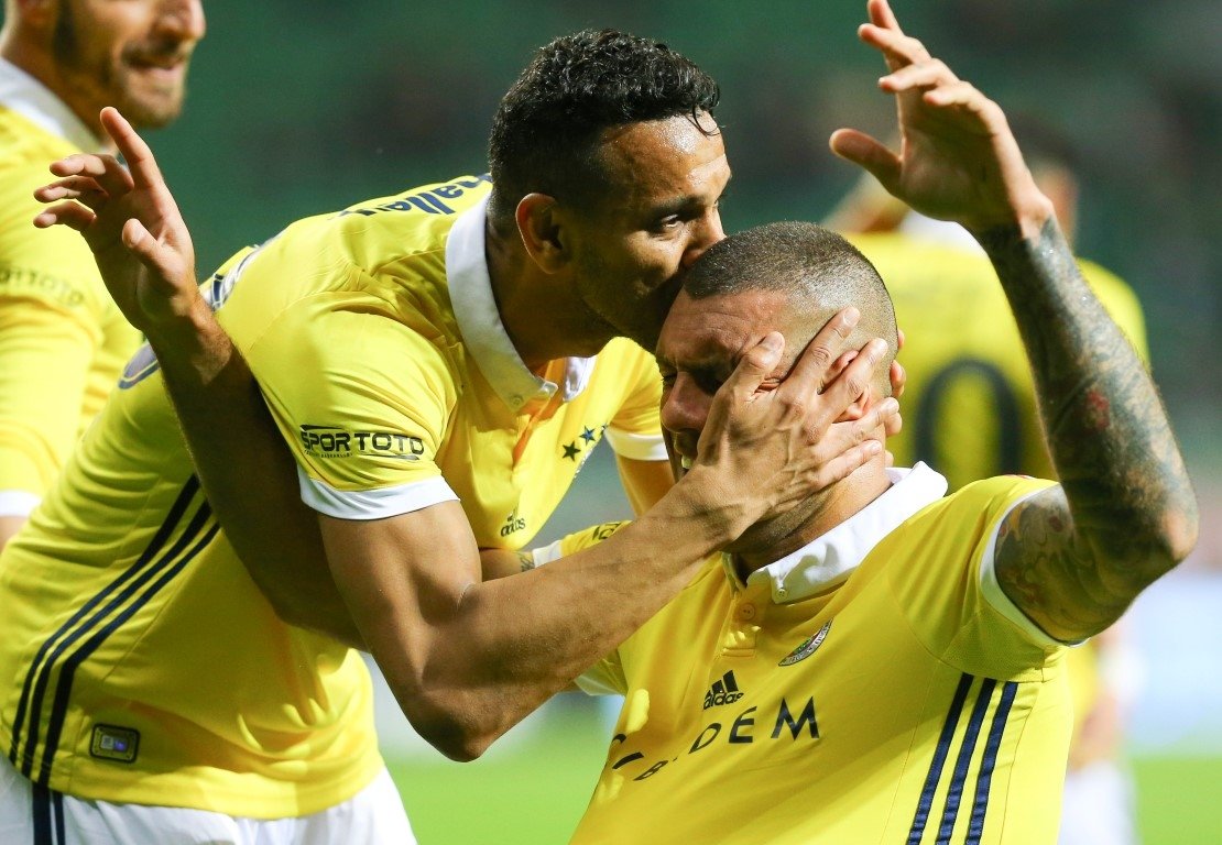 Fenerbahçe neden zirvede değil?