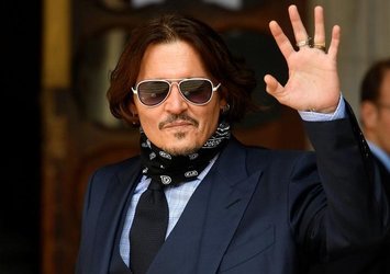 Jhonny Depp filmden kovuldu ama...