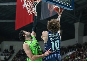 TOFAŞ Anadolu Efes'i yıktı