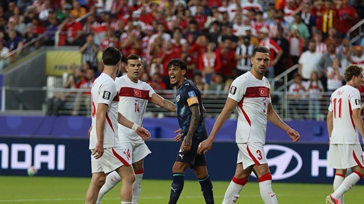 A Milli Takımımız Paraguay'a mağlup oldu ve Dünya Kupası'na veda etti!