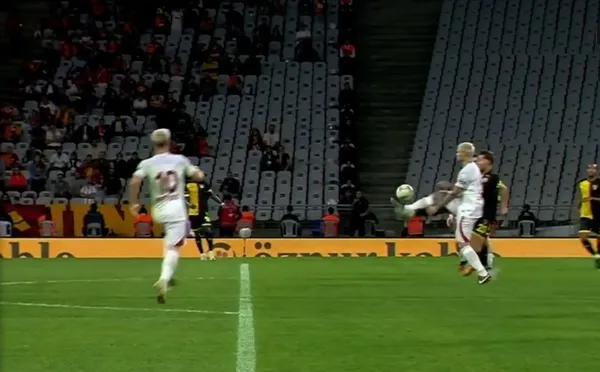 Galatasaray penaltı kazandı! İşte o pozisyon - 2
