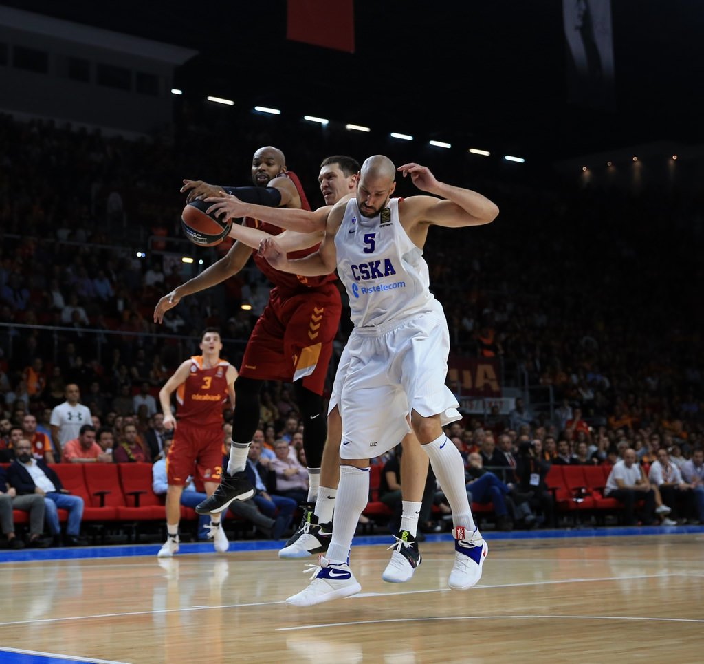 Galatasaray - CSKA maçında olay