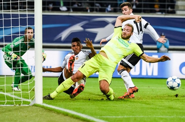 Galatasaray’a dev stoper geliyor