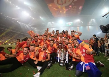 Aslan tacını taktı! F.Bahçe'ye gönderme