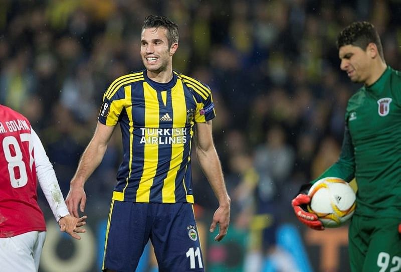 Van Persie isyan ettirdi