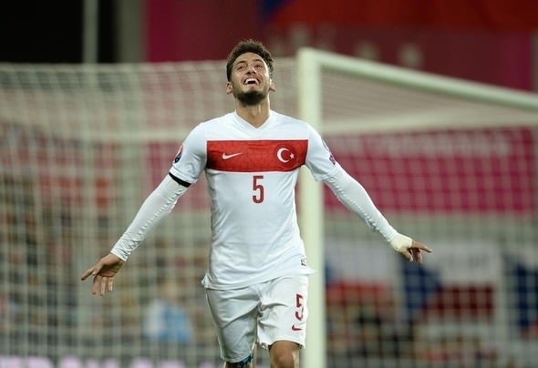 Atletico Madrid Hakan Çalhanoğlu’nu bitiriyor
