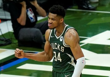 Antetokounmpo tarihe geçti!