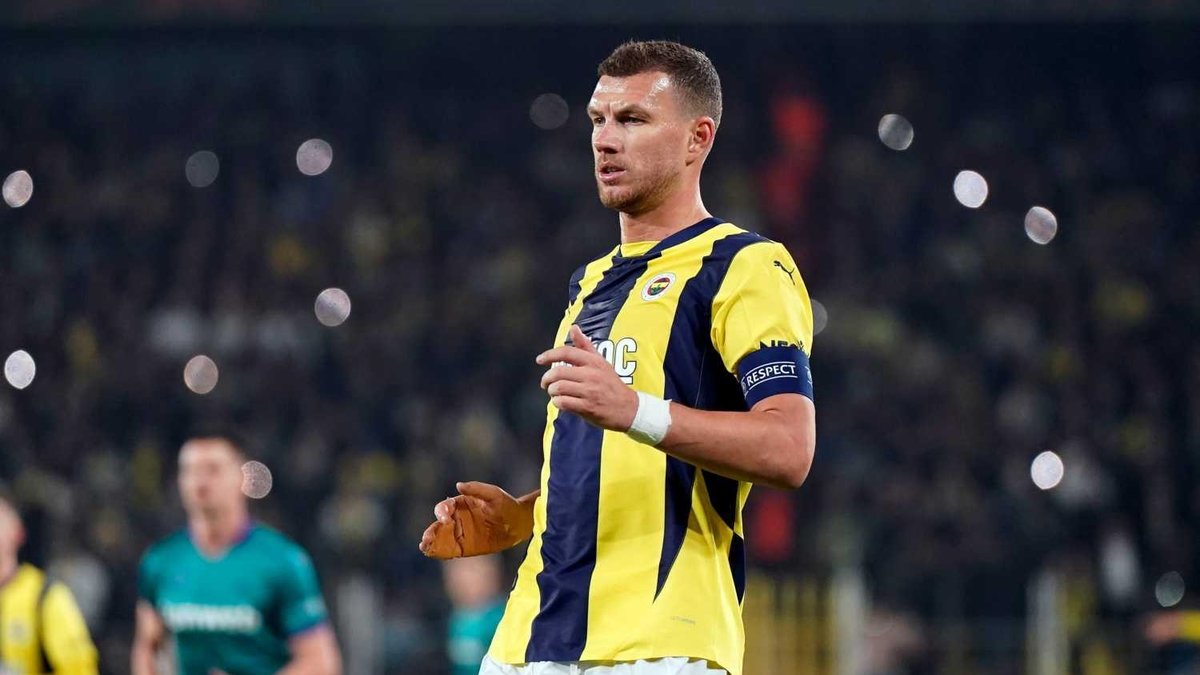 TRANSFER HABERLERİ | Edin Dzeko o takımla anlaşmaya çok yakın! TRANSFER HABERLERİ | Edin Dzeko o takımla anlaşmaya çok yakın!