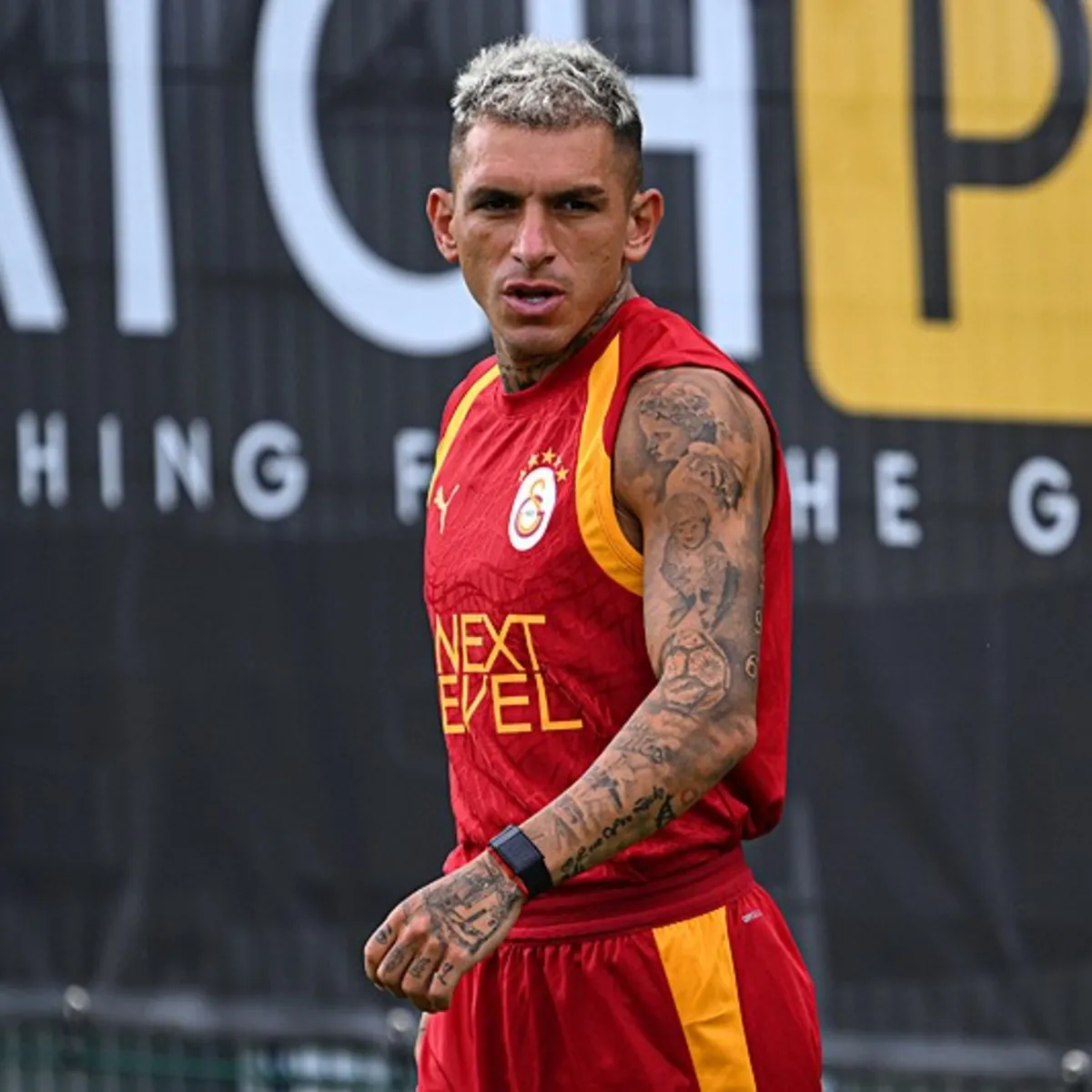 Galatasaray'da Torreira depremi: Yıldız oyuncuya sert uyarı