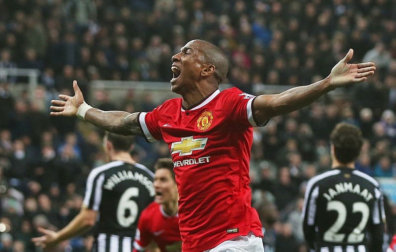 Fenerbahçe’ye Ashley Young’dan yeşil ışık
