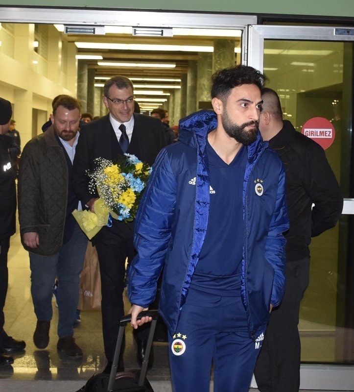 Fenerbahçe çiçeklerle karşılandı
