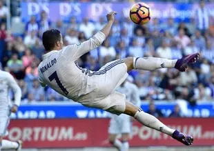 Ronaldo hat-trick yaptı, Real Madrid coştu