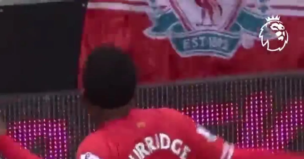 Premier Lig'den Sturridge paylaşımı