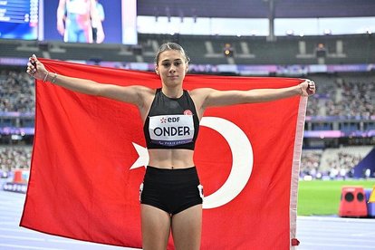 Aysel Önder gümüş madalya kazandı!
